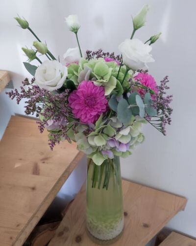 Bouquet mixte hortensia lysianthus dahlia rose blanc et vert